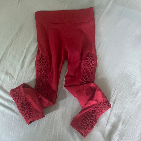 Carbon38 Sayang Macrame Legging in Red - Picture 3 of 9